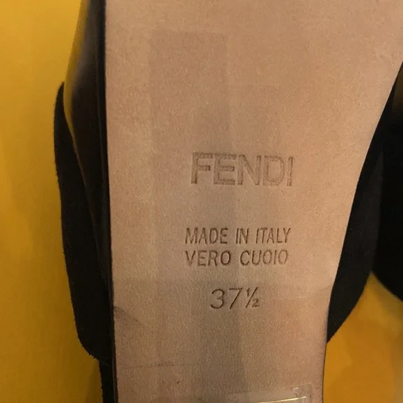 Fendi Size 37.5 - Picture 6 of 11